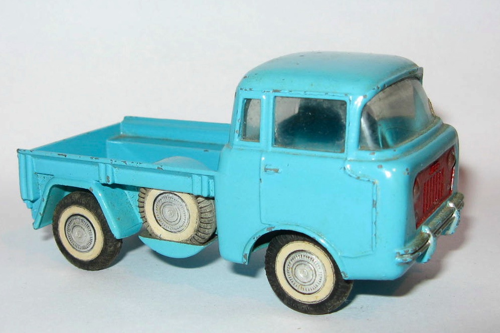 409 FORWARD CONTROL JEEP.jpg